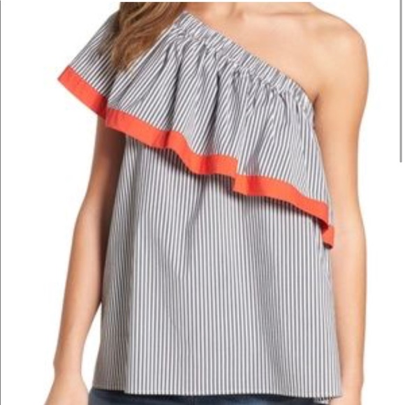 Vince Camuto Tops - NWT Vince Camuto Havana Ruffle One Shoulder Top